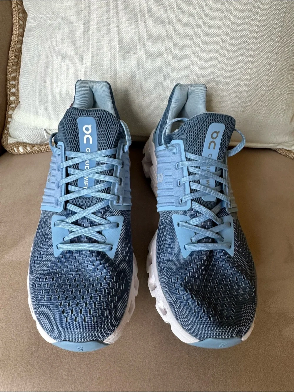 On Cloud women’s cloudswift Running Shoe in Light Blue size 10